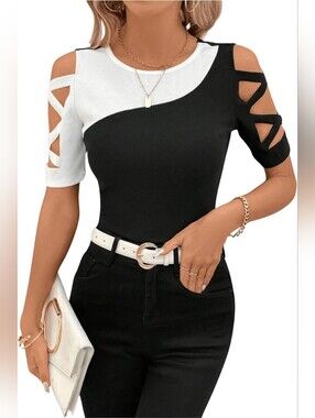 NWT Floerns Women's Black & White Cold-Shoulder Lattice Tee - Size M